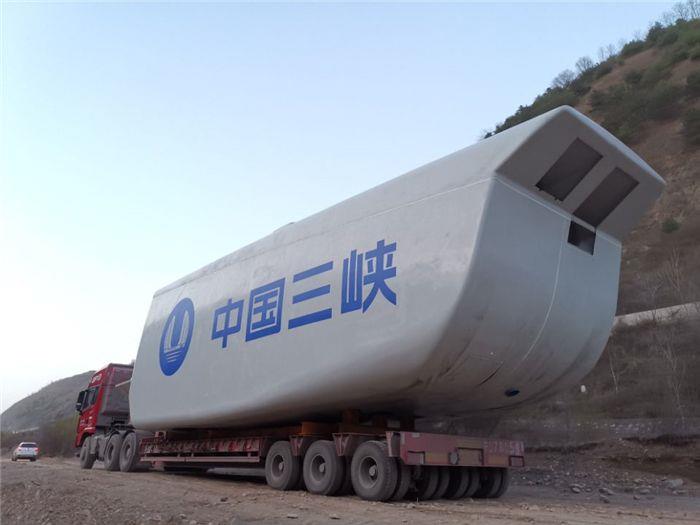 图三 叶片、机舱运输中 2