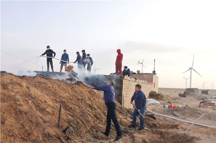 图三 警民合作 图三 警民合作