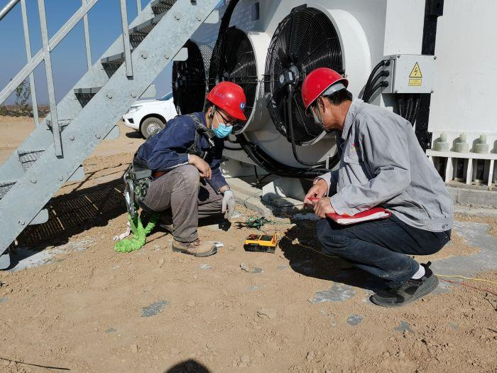 三峡新能源绥德发电有限公司  陕西绥德风电场 正在进行机组接地电阻测量 值班员—李朋