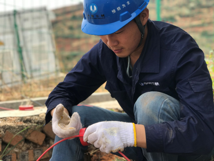 马勋龙四川会理中一光伏电站  值班员