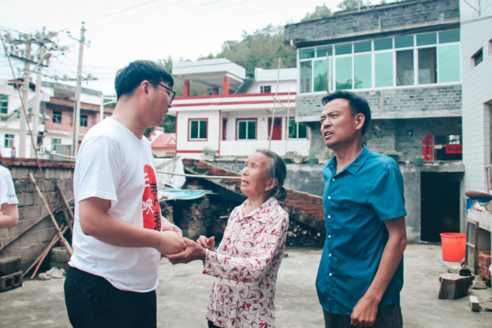 乡村振兴 | 摩托车上“长”锅盖